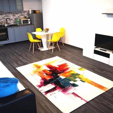 Apartament Spatios Cu 2 Camere In Centrul Statiunii Mamaia -73Mp - ! 외부 사진